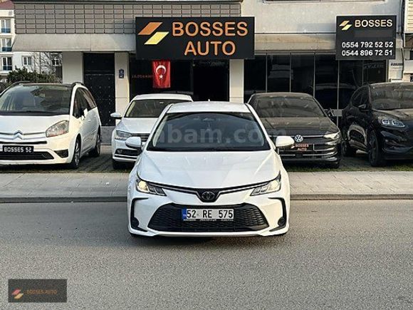 BOSSES DEN HATASIZ BOYASIZ 2024 COROLLA 1.5 VİSİON /68 BİN KM/
