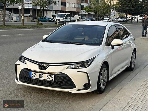 BOSSES DEN HATASIZ BOYASIZ 2024 COROLLA 1.5 VİSİON /68 BİN KM/