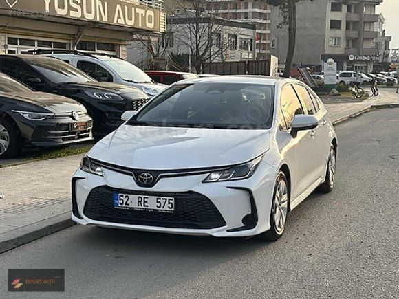 BOSSES DEN HATASIZ BOYASIZ 2024 COROLLA 1.5 VİSİON /68 BİN KM/
