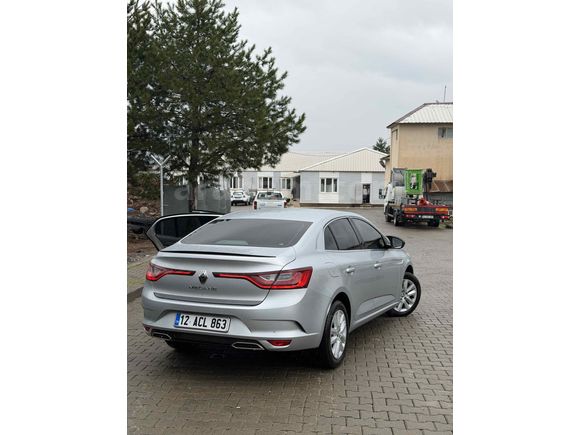 Sahibinden Renault Megane 1.5 Blue DCI Touch 2025 Model 