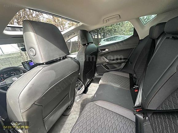 2025 LEON FR 1.5 PLUG-IN HYBRİD 204 HP FR FULL+FULL