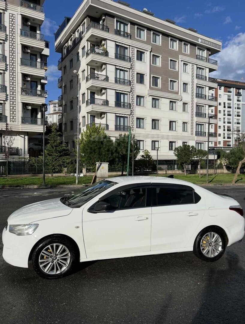 Sahibinden Citroen C-Elysée 1.6 HDi Exclusive 2014 Model İstanbul 174.400 km Beyaz 4