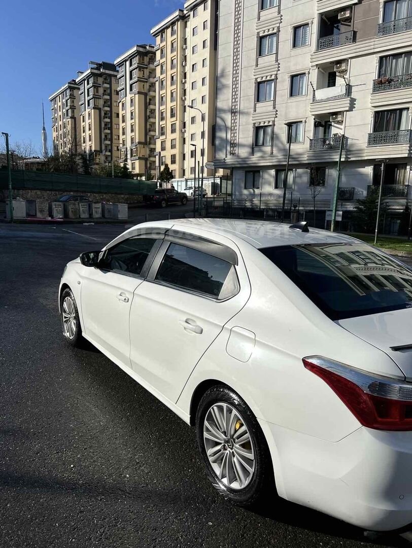 Sahibinden Citroen C-Elysée 1.6 HDi Exclusive 2014 Model İstanbul 174.400 km Beyaz 6
