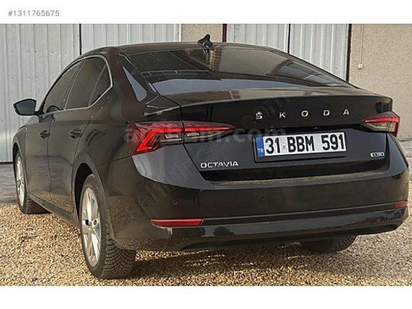 - 2023 MODEL DÜŞÜK KM OCTAVİA-