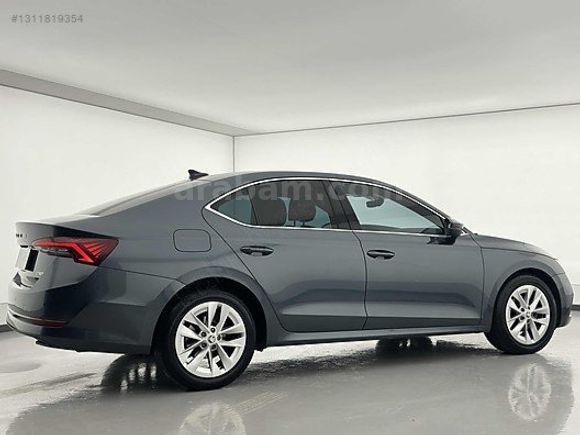 K.KARTINA 9TAKSİT 2022 SKODA OCTAVIA 1.5TSI e-TEC PREMIUM HİBRİT