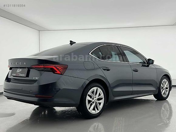 K.KARTINA 9TAKSİT 2022 SKODA OCTAVIA 1.5TSI e-TEC PREMIUM HİBRİT
