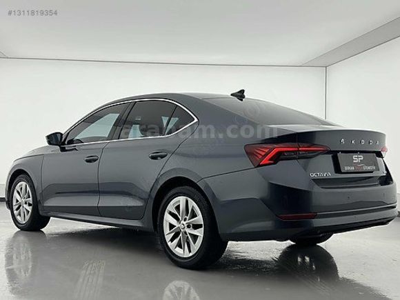 K.KARTINA 9TAKSİT 2022 SKODA OCTAVIA 1.5TSI e-TEC PREMIUM HİBRİT