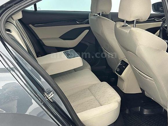 K.KARTINA 9TAKSİT 2022 SKODA OCTAVIA 1.5TSI e-TEC PREMIUM HİBRİT