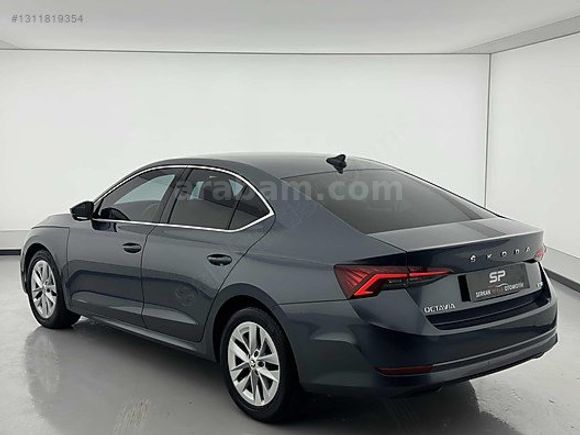 K.KARTINA 9TAKSİT 2022 SKODA OCTAVIA 1.5TSI e-TEC PREMIUM HİBRİT