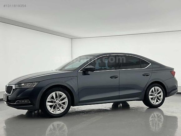 K.KARTINA 9TAKSİT 2022 SKODA OCTAVIA 1.5TSI e-TEC PREMIUM HİBRİT