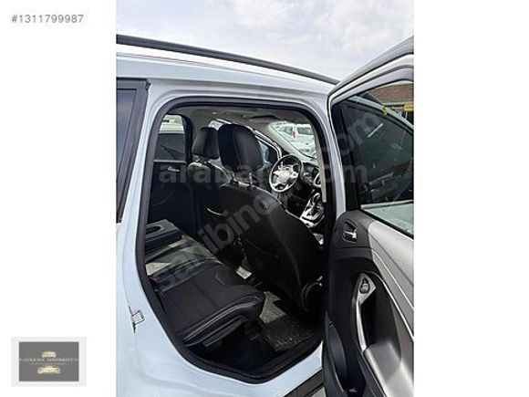 BAŞKENT'DEN 2015 1.5 ECOBOOST FORD KUGA CAM TAVAN 4X4 EN DOLUSU