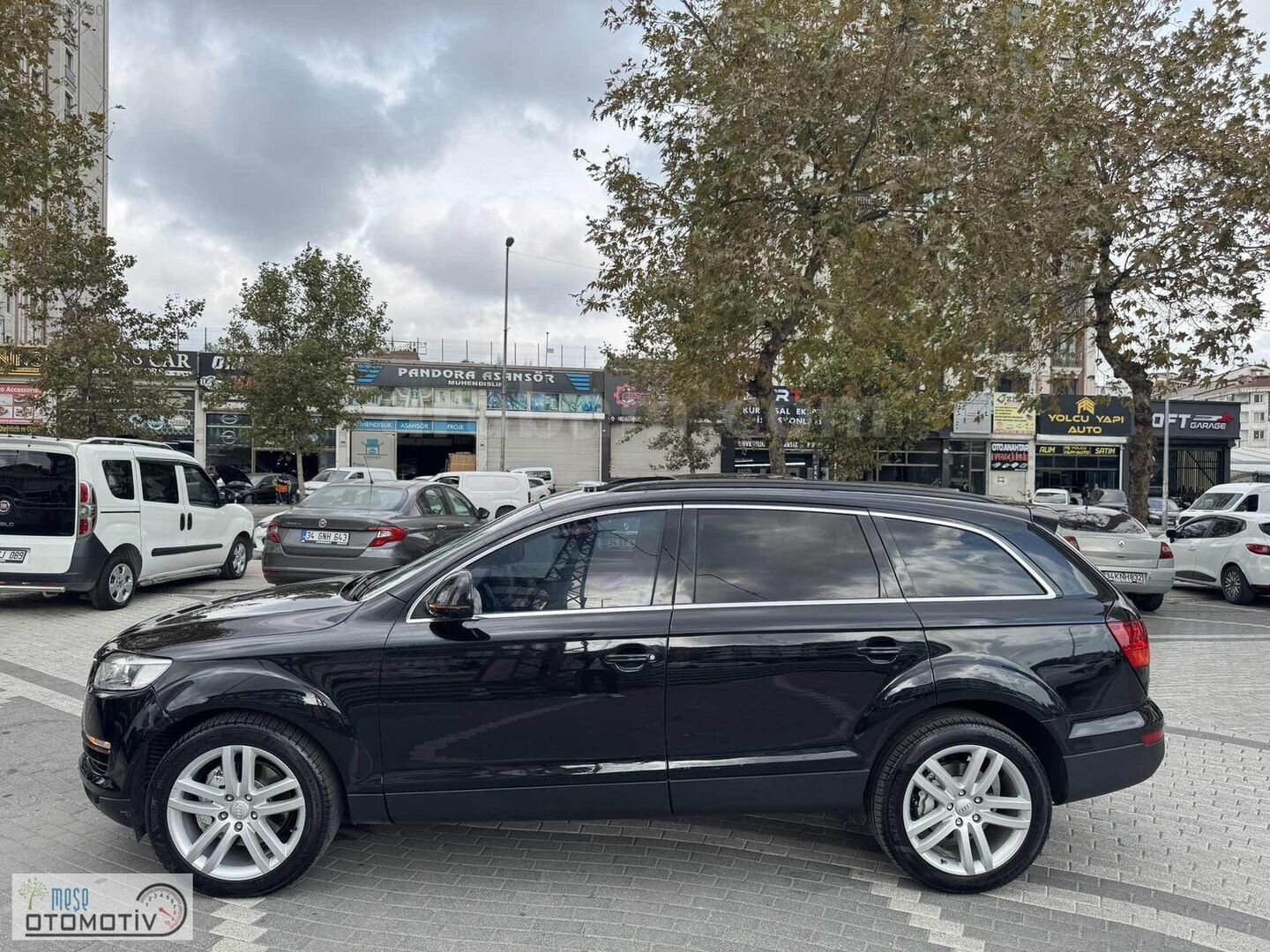 Galeriden Audi Q7 3.0 TDI Quattro 2007 Model İstanbul 345.000 km Siyah 3