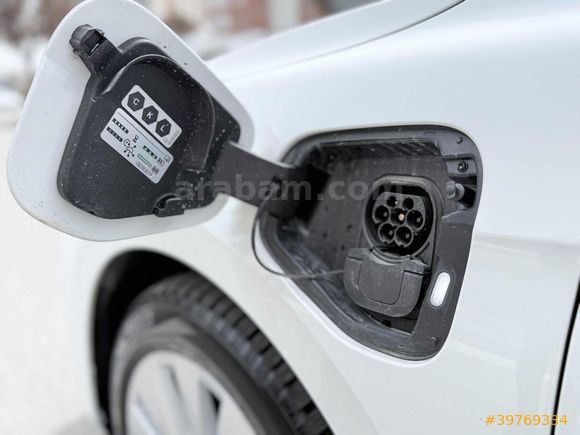UMH GRUP 2025 MODEL VW PASSAT 1.5 eHybrid HATASIZ PLUG IN HYBRID