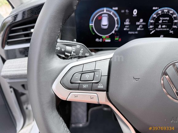 UMH GRUP 2025 MODEL VW PASSAT 1.5 eHybrid HATASIZ PLUG IN HYBRID