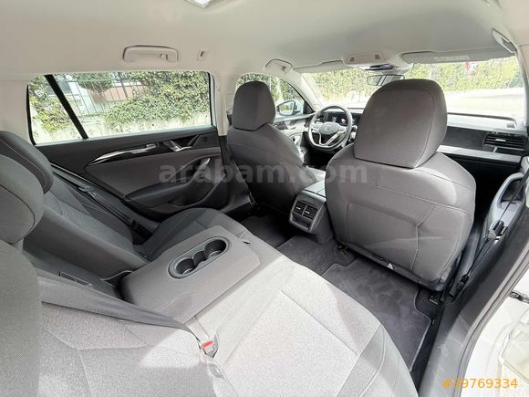 UMH GRUP 2025 MODEL VW PASSAT 1.5 eHybrid HATASIZ PLUG IN HYBRID