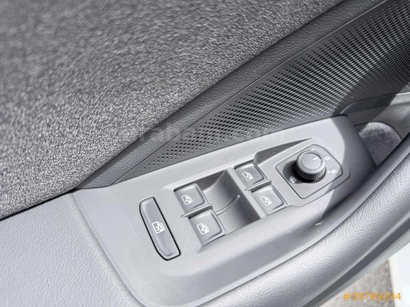 UMH GRUP 2025 MODEL VW PASSAT 1.5 eHybrid HATASIZ PLUG IN HYBRID