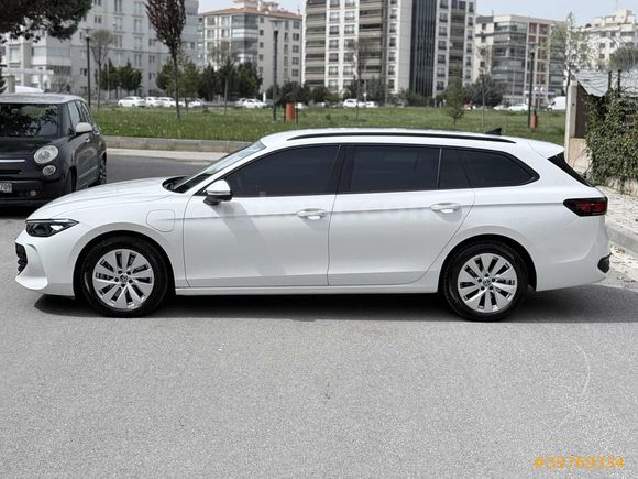 UMH GRUP 2025 MODEL VW PASSAT 1.5 eHybrid HATASIZ PLUG IN HYBRID