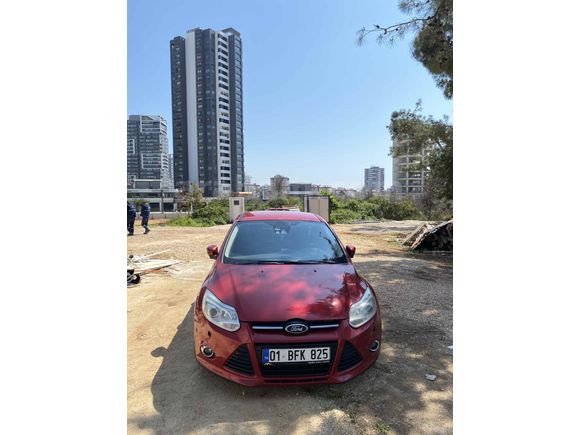 Sahibinden Ford Focus 1.6 SCTi Titanium 2011 Model ALACAĞIM ARACI BULDUM   