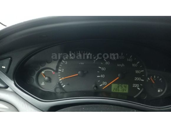 Sahibinden Ford Focus 2.0 Ghia 2001 Model