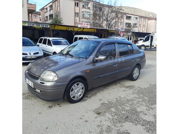 Sahibinden Renault Clio 1.4 16 valf megane motorlu 2001 Model