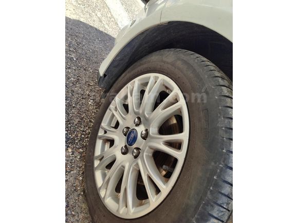 Sahibinden Ford Focus 1.6 TDCi Titanium 2013 Model 150000 km Beyaz