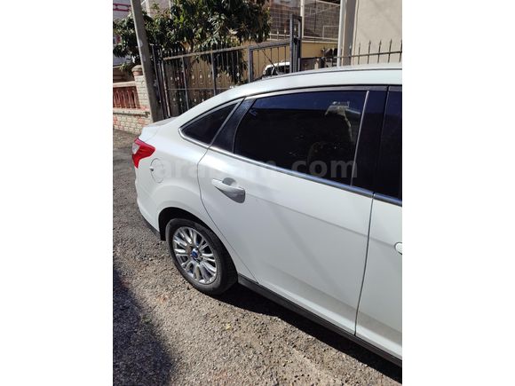 Sahibinden Ford Focus 1.6 TDCi Titanium 2013 Model 150000 km Beyaz
