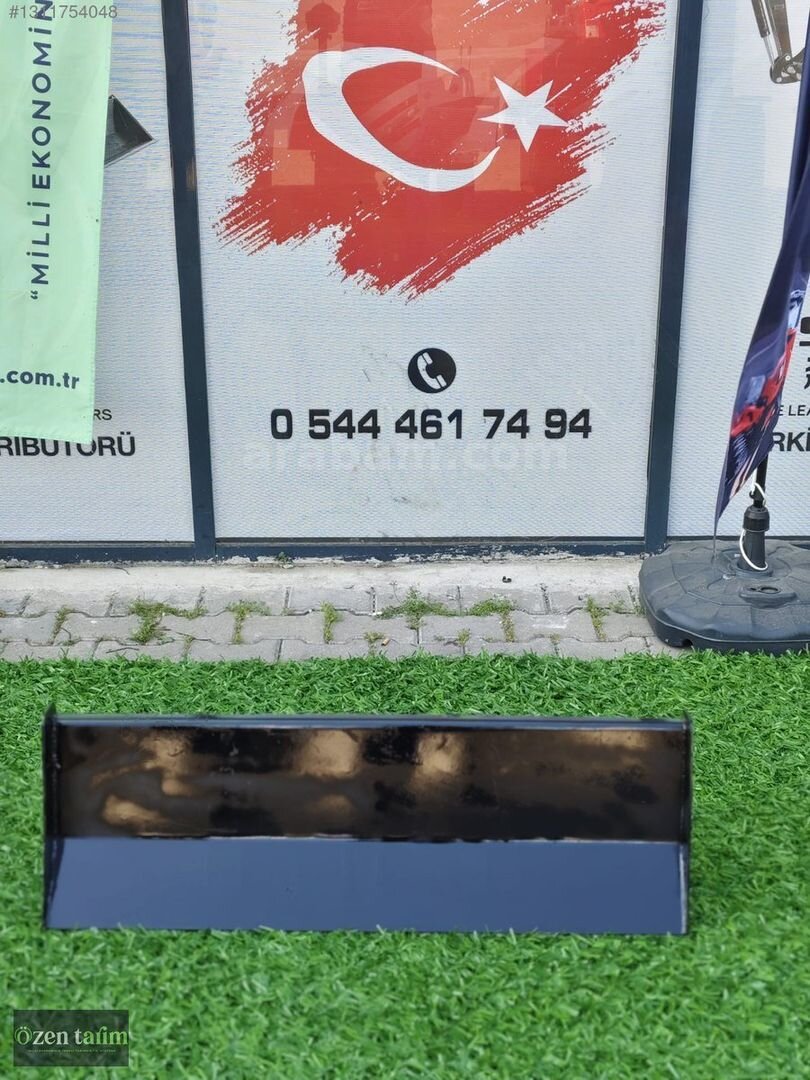 MİNİ PALETLİ TRAKTÖR ÖN KÜREYİCİ GREYDER ATAÇMANI
