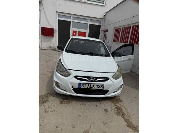 Sahibinden Hyundai Accent Blue 1.6 CRDI Mode Plus 2012 Model 