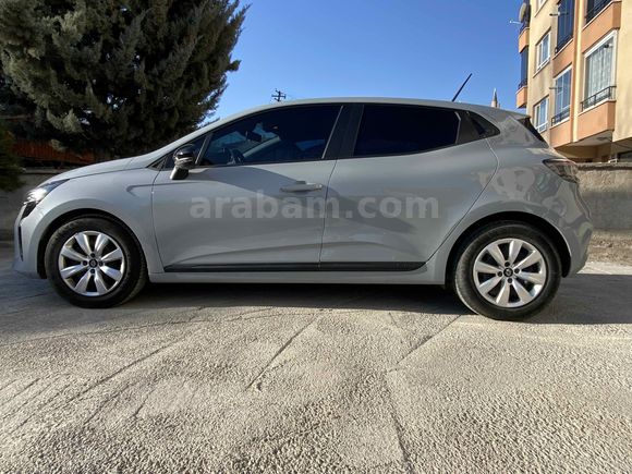 Sahibinden Renault Clio 1.0 TCe Equilibre 2023 Model 