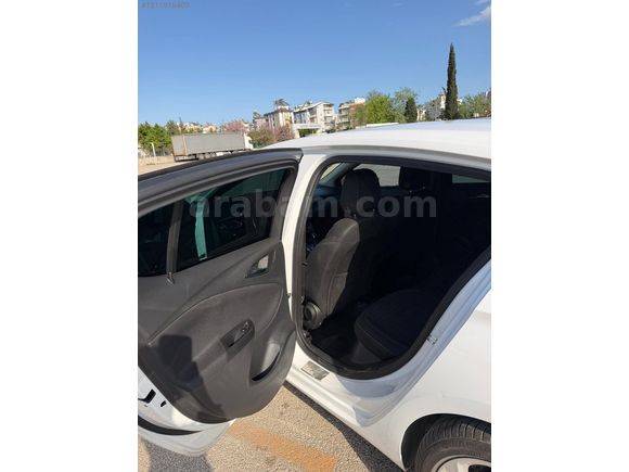 KOTA MOTORS / OPEL ASTRA 1.4 TURBO DYNAMIC SUNROOF
