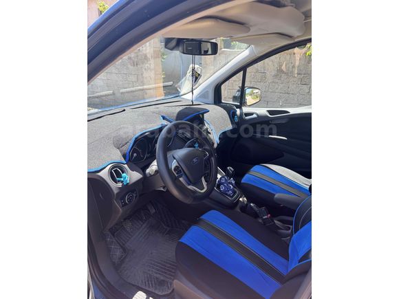   Sahibinden Ford Tourneo Courier 1.5 TDCi Titanium Plus 2022 Model 