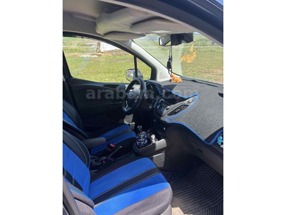   Sahibinden Ford Tourneo Courier 1.5 TDCi Titanium Plus 2022 Model 