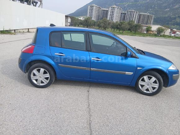 Sahibinden Renault Megane 1.5 dCi Dynamique 2005 Model  330.000 km Mavi