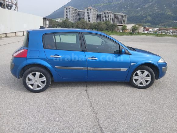 Sahibinden Renault Megane 1.5 dCi Dynamique 2005 Model  330.000 km Mavi