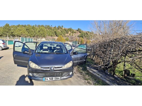 Sahibinden Peugeot 206 1.4 Comfort Sedan 2010 Model (DÜŞÜK KM BAKIMLI TEMİZ)