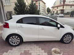 Sahibinden Kia Rio 1.25 CVVT Fancy 2013 Model  174000 km Beyaz