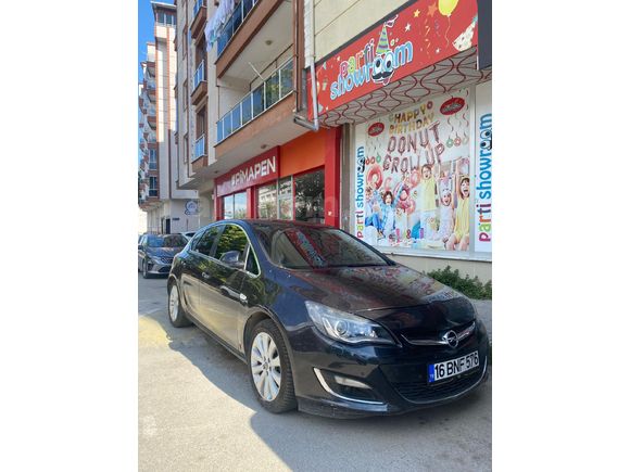 Sahibinden Opel Astra 1.3 CDTI Cosmo 2013 Model  199.000 km Siyah