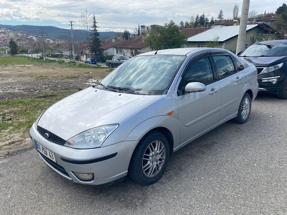 Sahibinden Ford Focus 1.6 Ghia 2004 Model 
