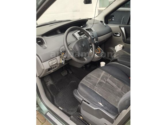 Sahibinden Renault Scenic 1.6 Dynamique 2005 Model