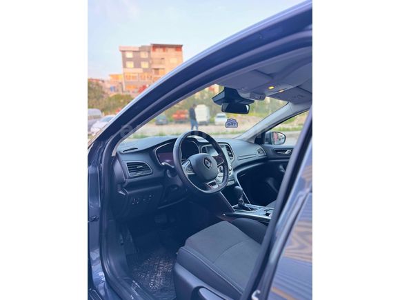 Sahibinden Renault Megane 1.3 TCe Touch 2024 Model 
