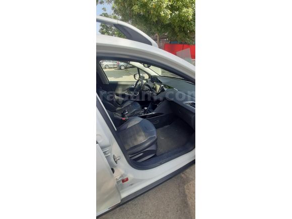 Sahibinden Peugeot 2008 1.6 e-HDi Allure 2015 Model