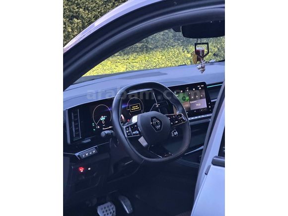 Sahibinden Renault Austral 1.2 E-tech Techno Esprit Alpine 2023 Model  65.000 km Gri