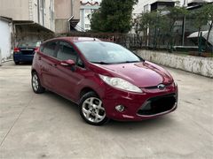 65 BİN KM'DE BAYANDAN TEMİZ OTOMATİK FORD FİESTA TİTANYUM
