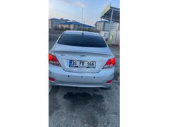 Sahibinden Hyundai Accent Blue 1.4 CVVT Mode Plus 2013 Model Kars 219.000 km Gri (Gümüş)
