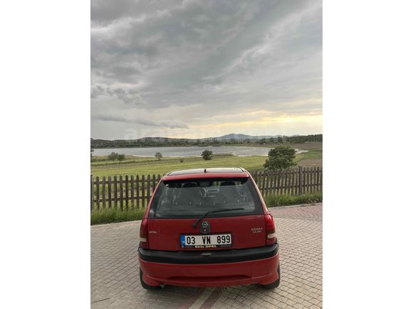 Öğretmenden Temiz Opel Corsa