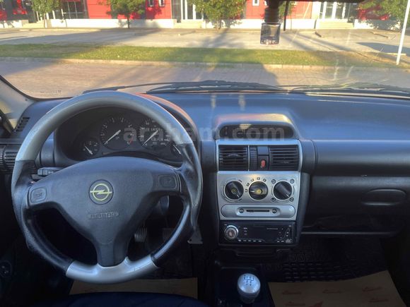 Öğretmenden Temiz Opel Corsa