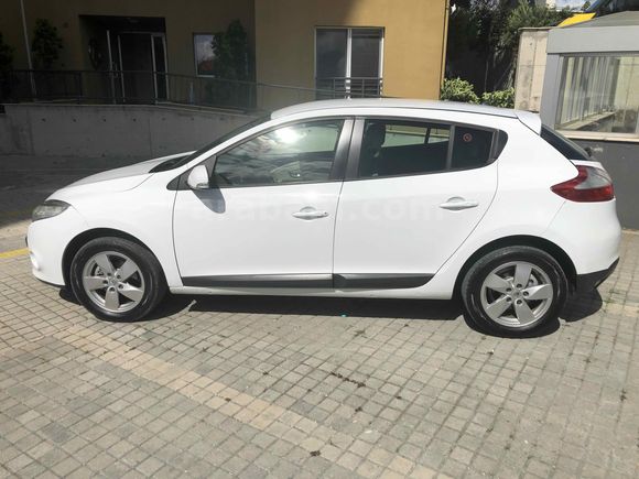 MASRAFSIZ MEGANE III  - DEĞİŞENSİZ - BAKIMLI - MUHAYYERDİR