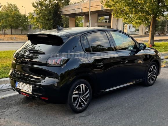 Sahibinden Peugeot 208 1.2 PureTech Allure Selection 2021 Model