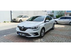 Sahibinden Renault Megane 1.3 TCe joy comfort 2022 Model  25.000 km Beyaz