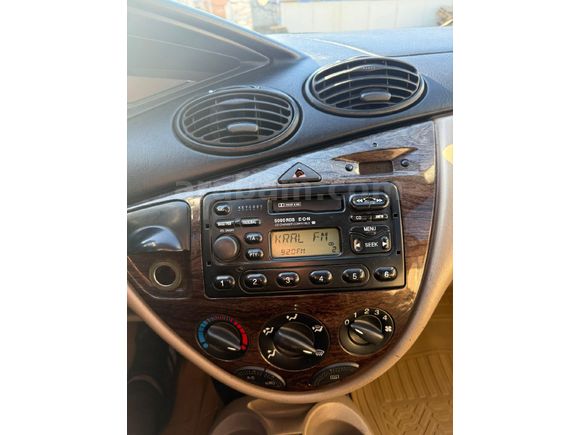 Sahibinden Ford Focus 1.6 Ghia 2000 Model